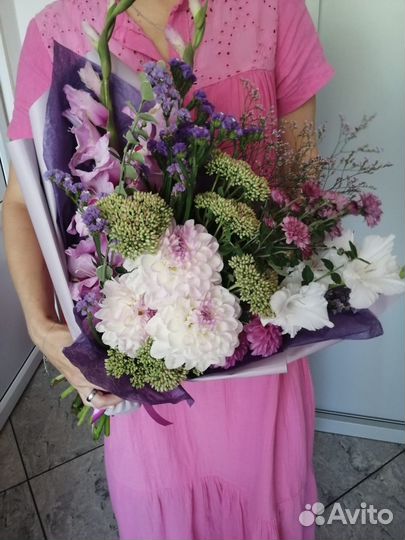 Букеты из цветов и композиции