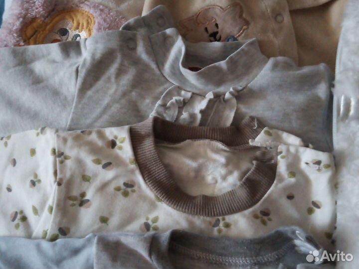 Конверт белый,меховой +детские вещи