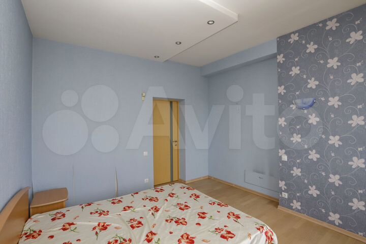 Коттедж 603 м² на участке 35 сот.