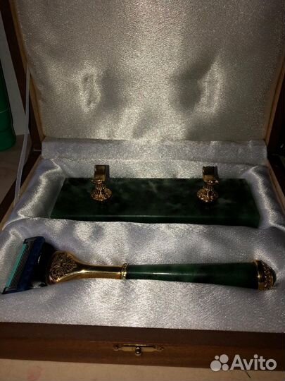 Бритвенный станок «Нефрит»