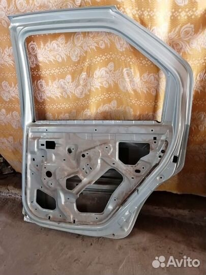 Дверь задняя правая рено логан 1