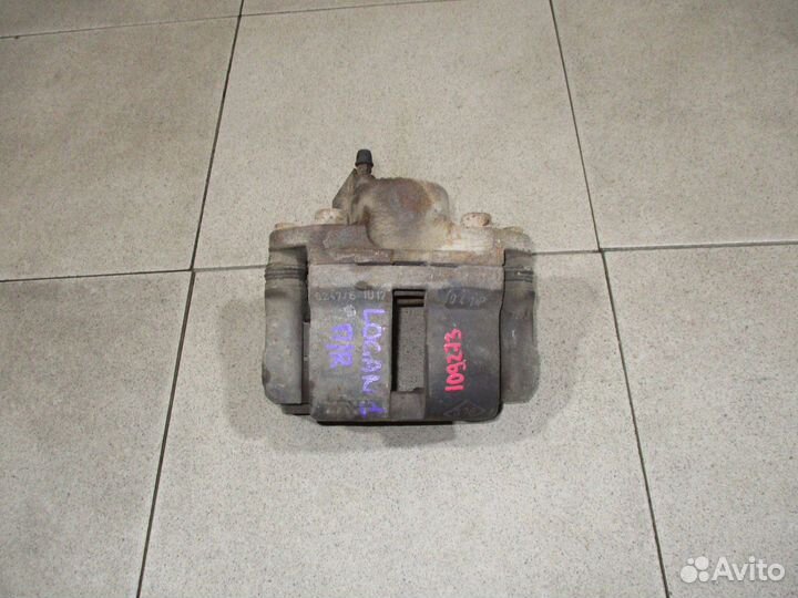 Суппорт передний правый Renault Logan 1