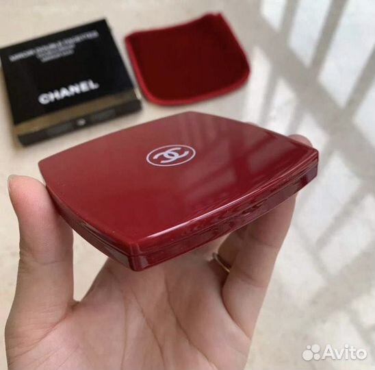 Компактные зеркала Chanel
