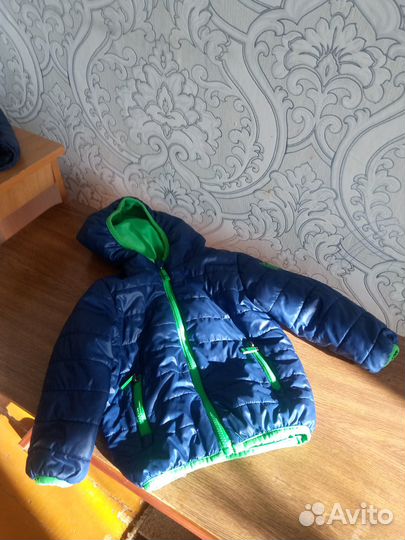 Продам куртку детскую