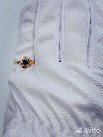 Золотое кольцо с бриллиантом 16р