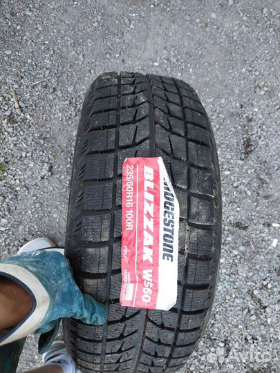 Bridgestone Blizzak WS-60 14/6 R16