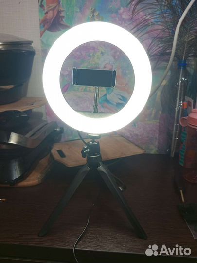 Кольцевая лампа со штативом настольная
