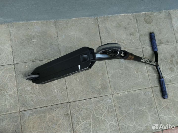 Трюковой самокат reaction