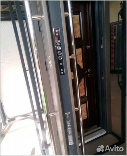 Дверь входная новая