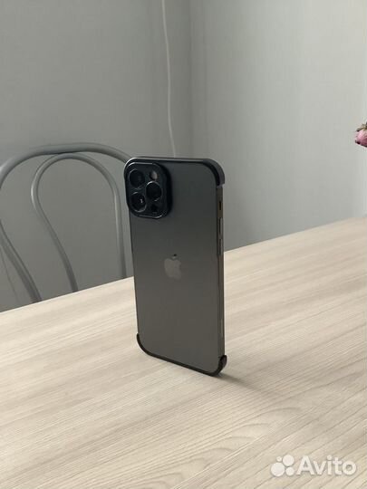 Бампер на iPhone 12 pro