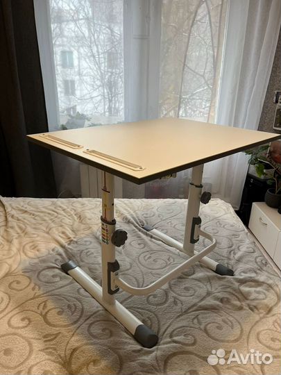 Детский письменный стол