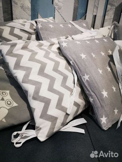 Бампер на кроватку