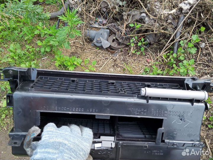 Бардачок лексус GS 3 2006-2011