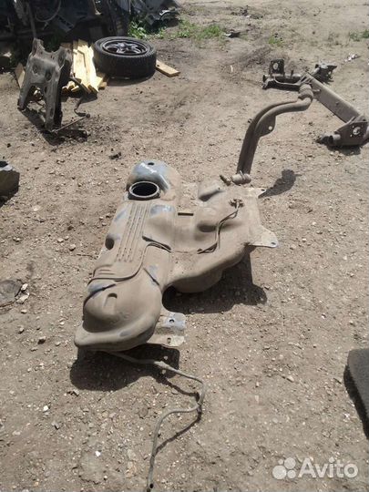 Топливный бак Renault Fluence 2010 года