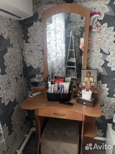 Продаю туалетный столик