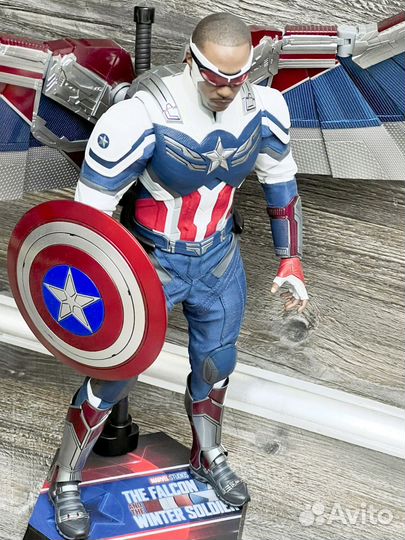 Hot Toys TMS040 Falcon Captain America