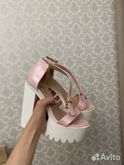 Туфли братц 38