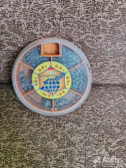 Крючки, поплавки, грузила, катушки