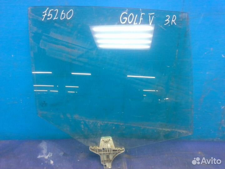 Стекло двери задней правой VW Golf V 2004-2009