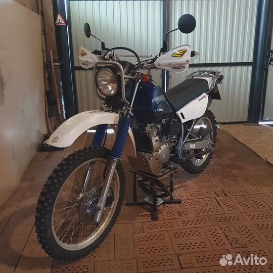 Suzuki Djebel 200 SE
