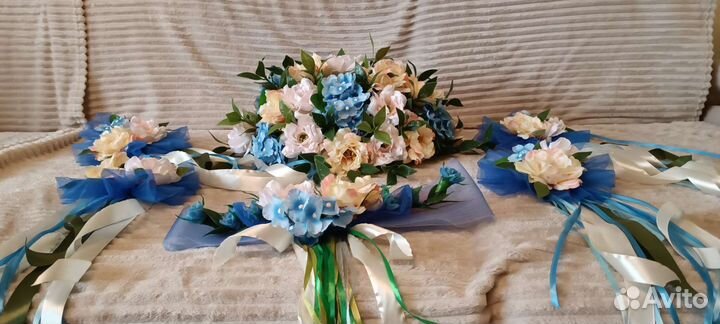 Свадебное украшение на машину