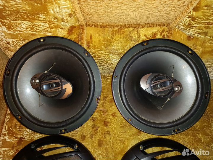 Продам трехполосные а/м колонки пионер тs-A2503i