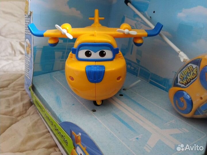 Самолет супер крылья Донни на радиоуправлении