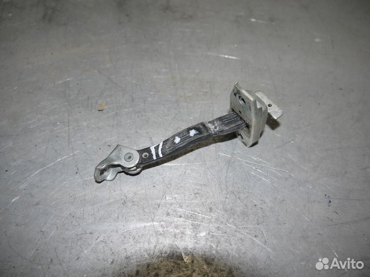 Ограничитель двери передней Toyota Hilux (2005-201