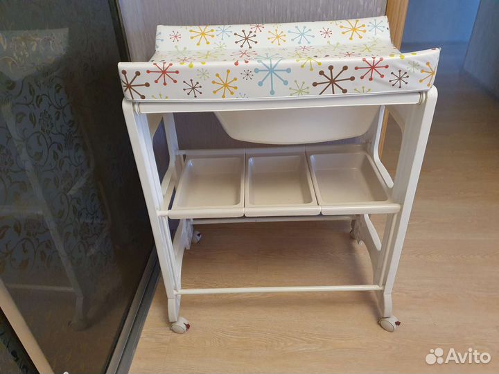 Ванночка с пеленальным комодом