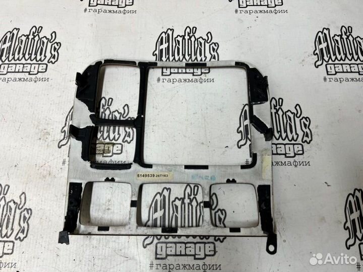 Деревянная накладка магнитолы Mercedes-Benz