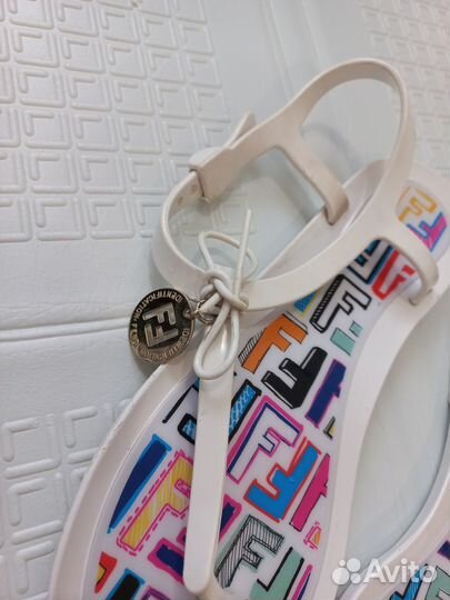 Сандали fendi оригинал