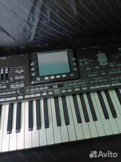 Синтезатор корг па3