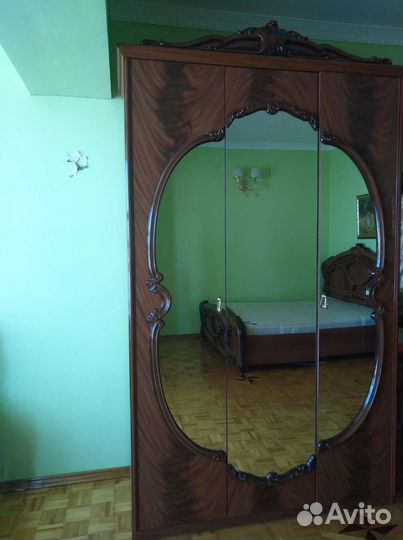 Спальный гарнитур