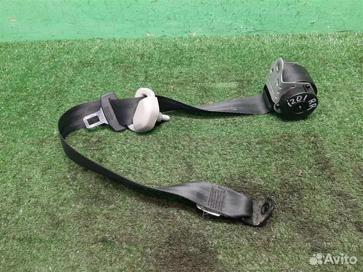 Ремень безопасности задний правый Toyota Verso R2