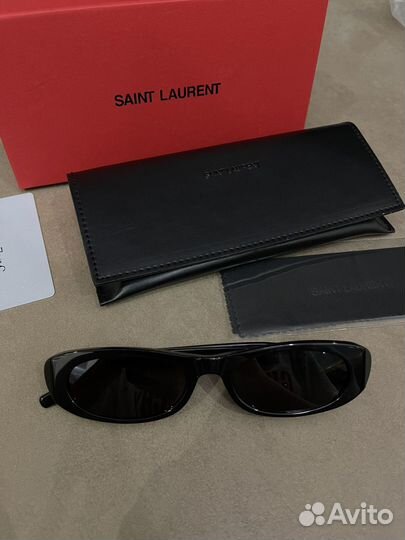 Солнцезащитные очки Saint Laurent