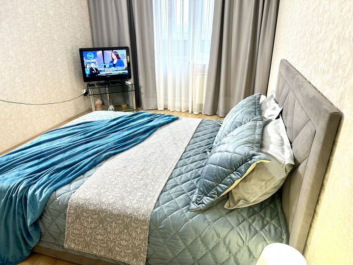 2-к. квартира, 65 м², 7/17 эт.