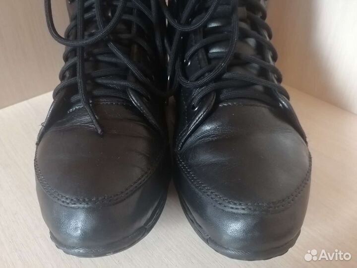 Ботинки Reebok easytone женские