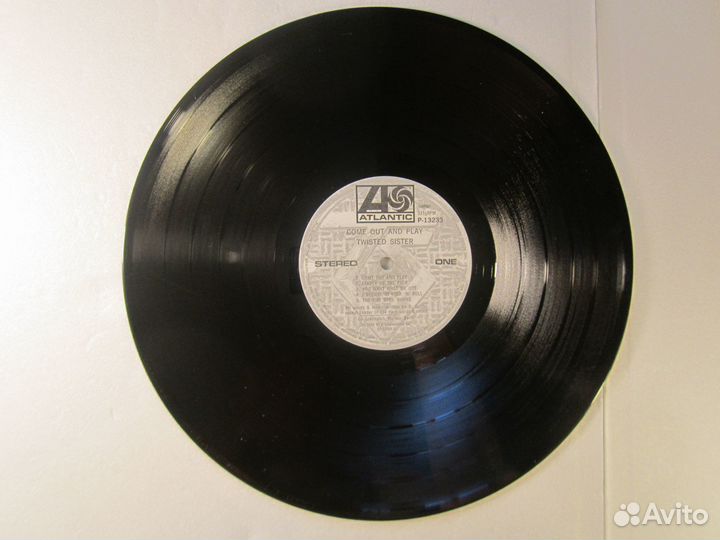 Twisted Sister – Come Out And Play