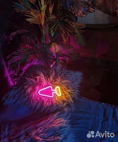 Неоновая вывеска