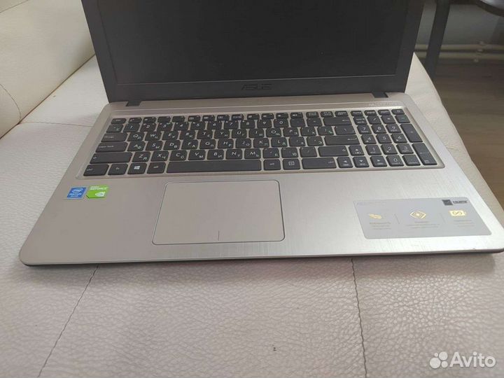 Asus vivobook F540 geforce MX110, intel Pentium