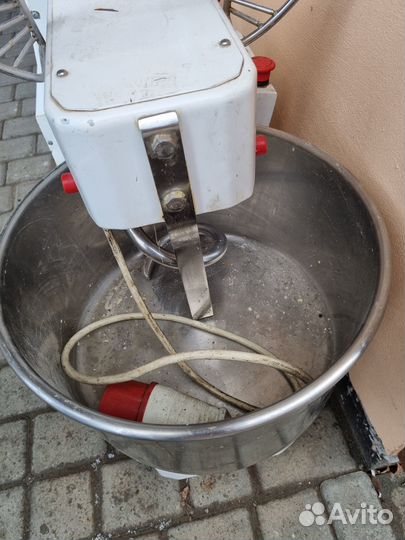 Тестомес спиральный 20 литров