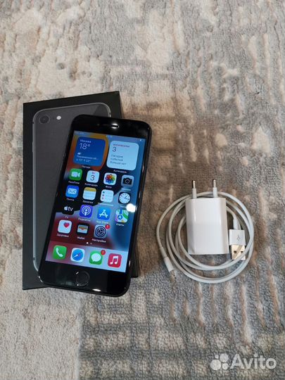 iPhone 8, 64 ГБ