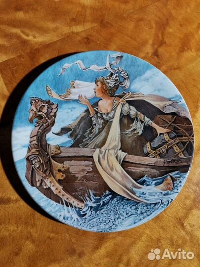 Настенная тарелка. Англия, 1981 год