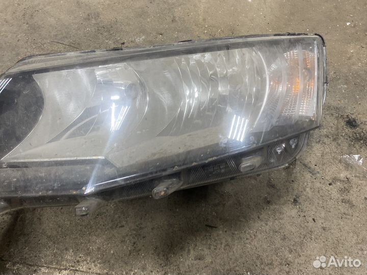 Фара skoda octavia