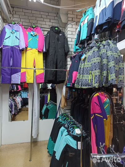 Женские горнолыжные костюмы