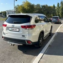 Toyota Highlander 3.5 AT, 2017, 145 000 км, с пробегом, цена 3 750 000 руб.