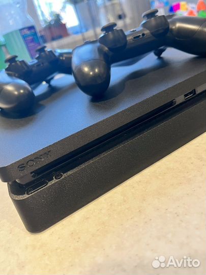 Sony playstation 4 slim