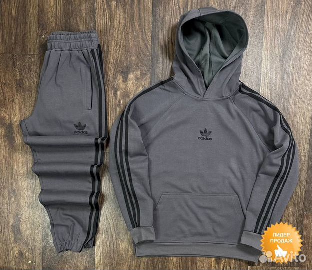 Спортивный костюм Adidas