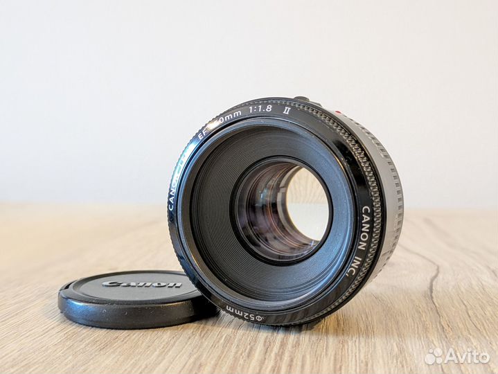Объектив Canon EF 50mm f/1.8 II