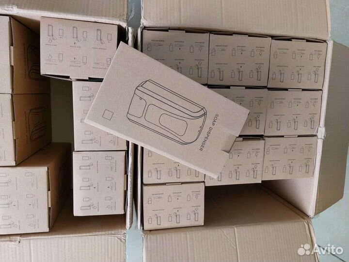 Диспенсер для антисептика автоматический